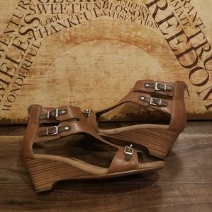 Aerosols Heel Rest Sandals